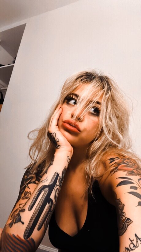 Lucy Ford nude pornstar gallery