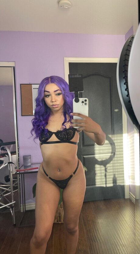 Remy_ hot model image