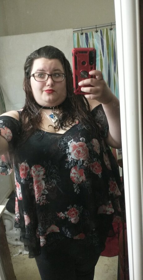 Rose Hathaway nude star image