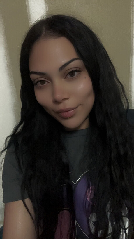 Mistress Trinity free model pics