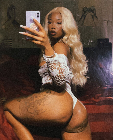 Kyia_ adult model photos