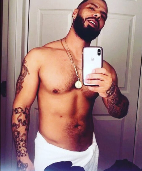 DonGeeMusic model exclusive picture