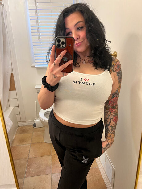 tanned onlyfans free xxx images