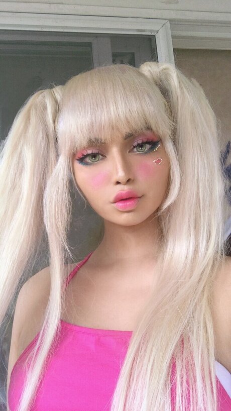 Auri The Doll top pornstar pic