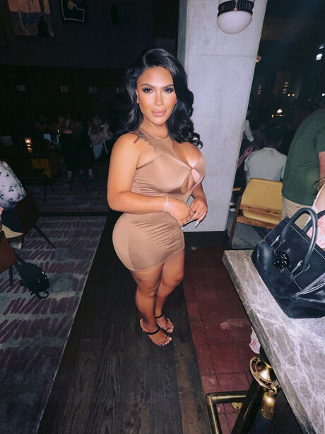 Syra Love pornstar sexy gallery