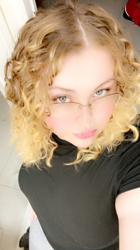 Ms bell model sexy img