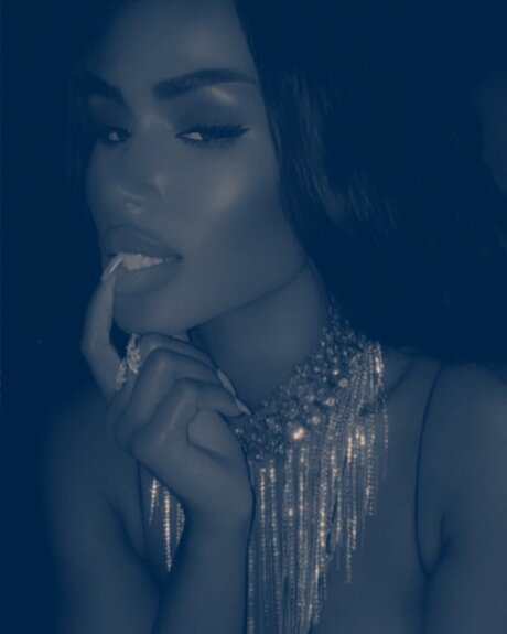 female influencer onlyfans naked image