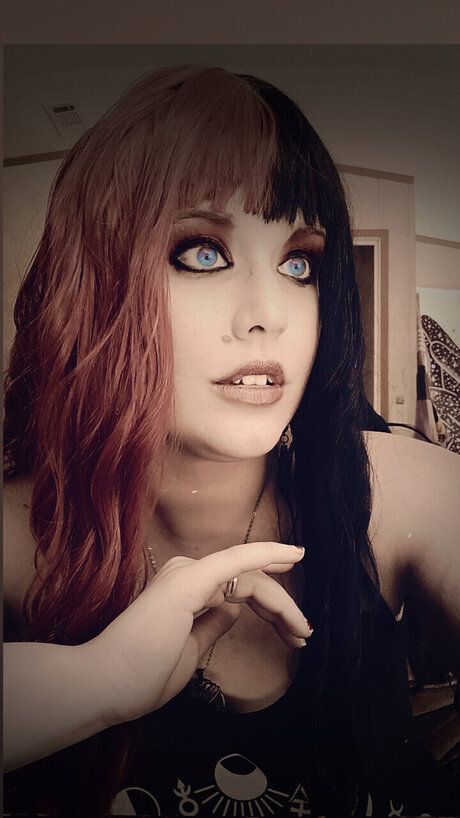 BigBootyWitch star sexy pics