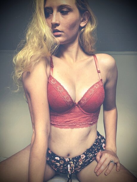 _Nikki Honey_ exclusive star gallery