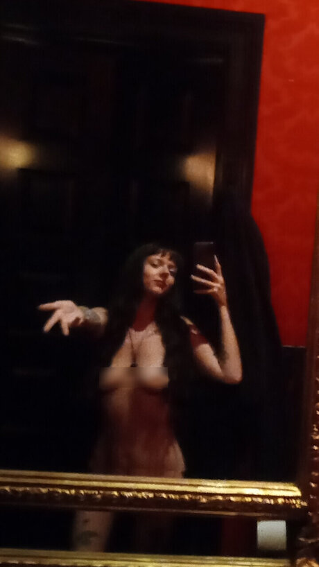 Leila Rose sexy star photo