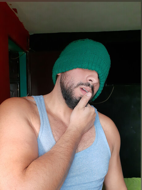 Orlando Castillo sexy actress picture