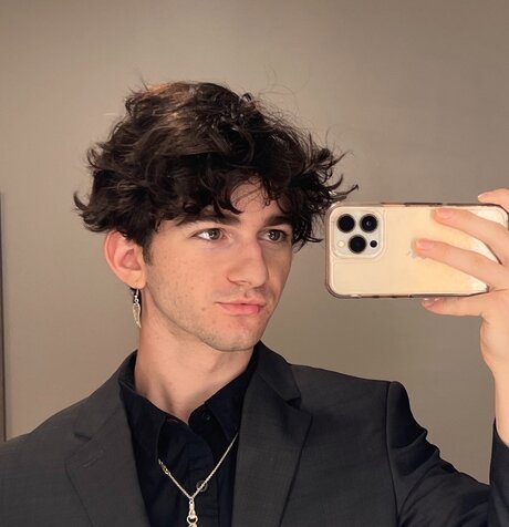 Xander Santiago top star image