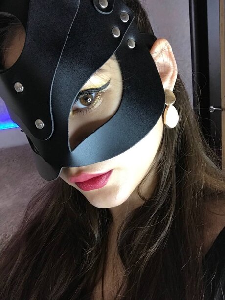 Queen Alice_ top model pics