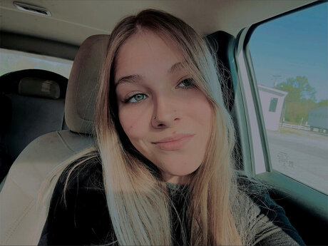 sexyplayfulpeach star nude photo