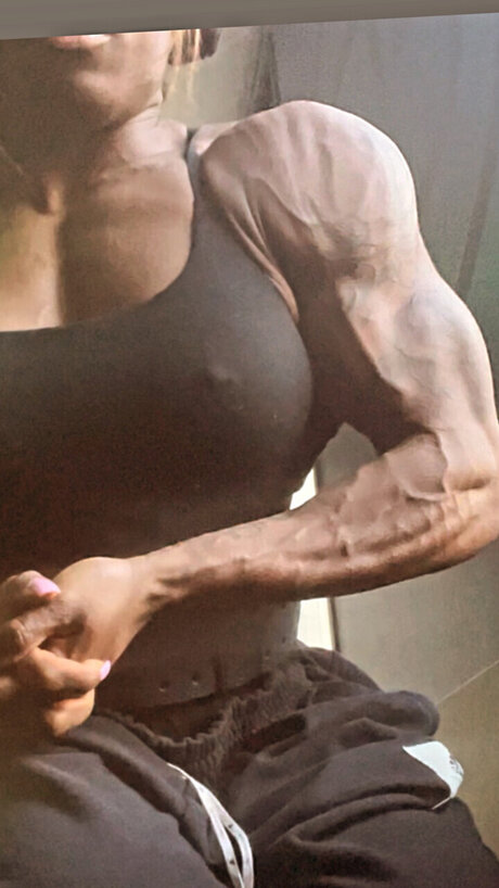 TheMuscleGirl high quality actress photos