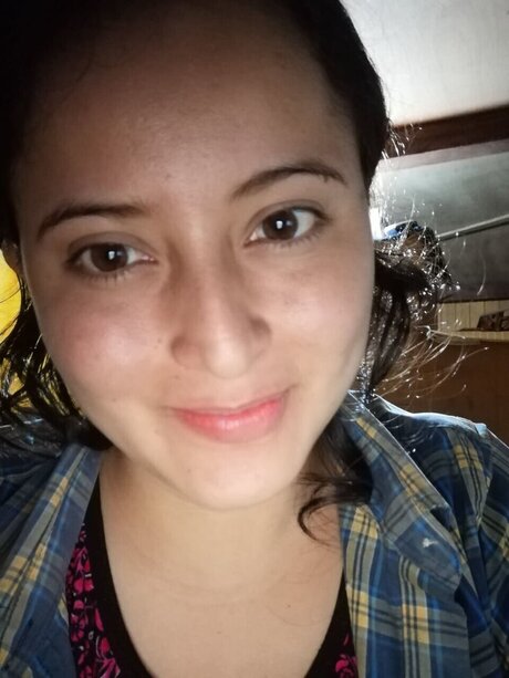 Elizabeth Jim nez model art pic