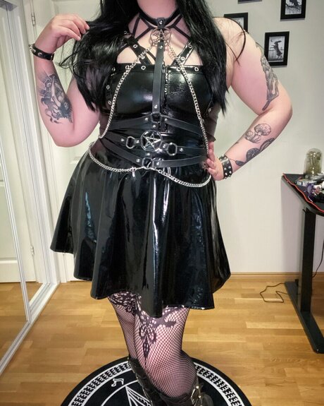 Morrisa Nox pornstar adult archive