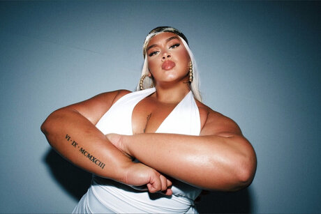 Melina_ perfect star pic