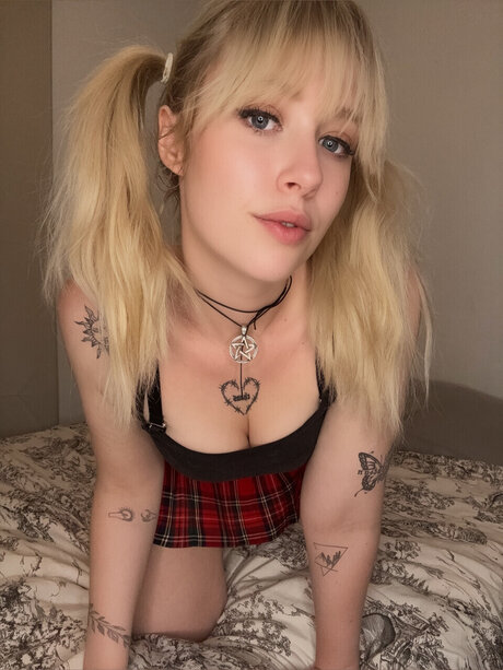 July Moon xxx pornstar picture