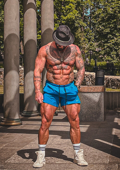 Lazy Panda star sex pic