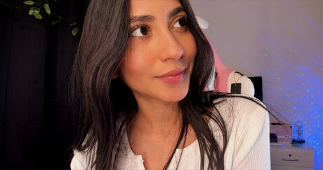 Zamileth hd pornstar image