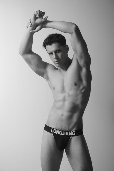 Giovanni Correa pretty star images