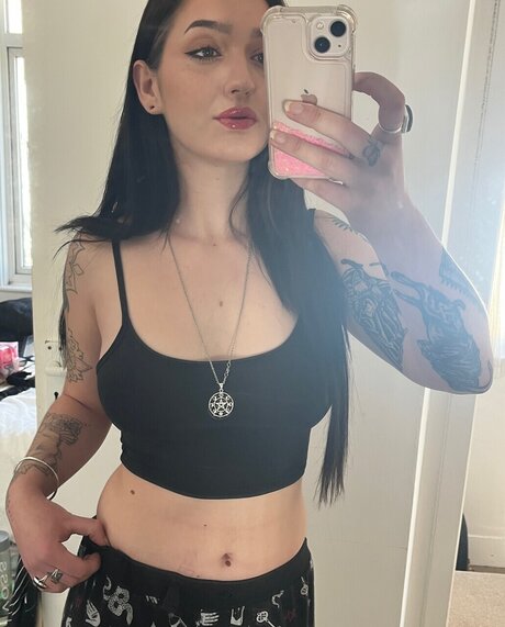 PoppyGoth pornstar nude img