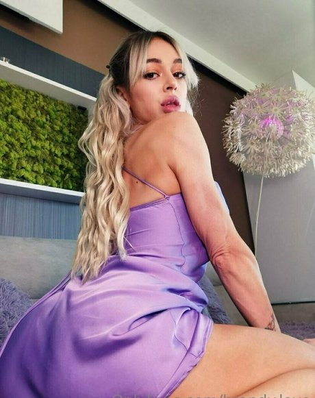 brandy love pretty model photo