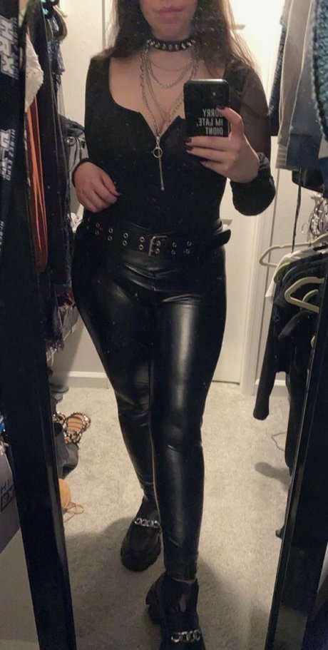 LermyWermy model exclusive pic