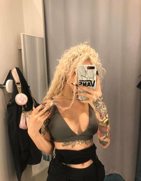 ebony squirt onlyfans nudes image