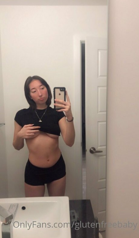 glutenfreebaby model hot pic