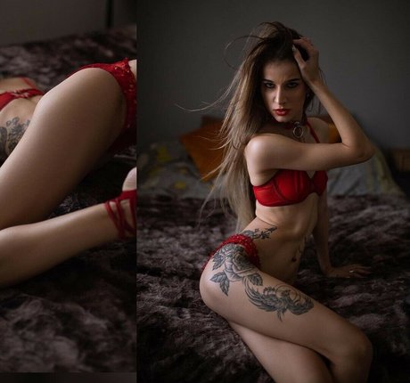 DinaCat naked star pic