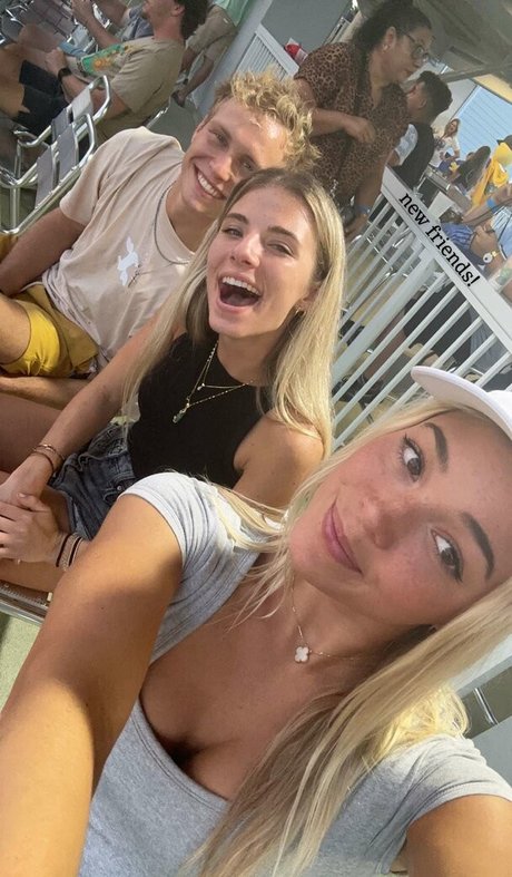 tiny asian onlyfans sexy pics