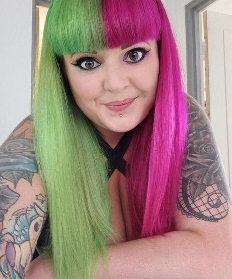 Gothabilly queen top actress gallery