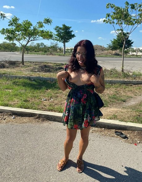 blue bubaloooo art model picture