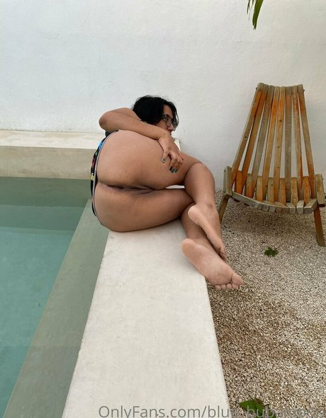 blue bubaloooo model hot photos