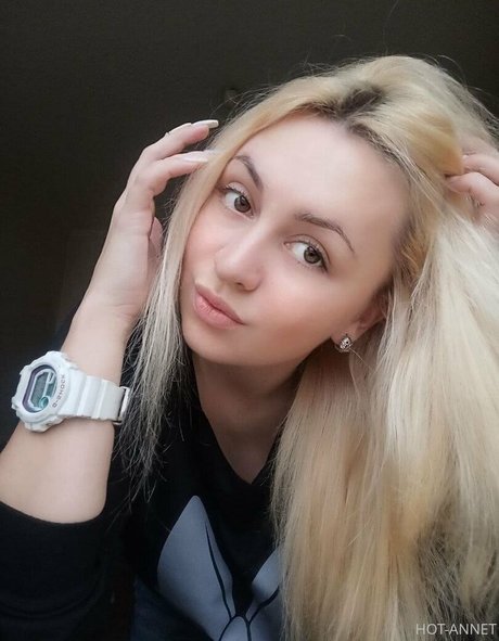 anna bellla pornstar naked photo