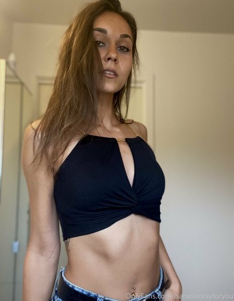 isabellaonlyforyou erotic model images