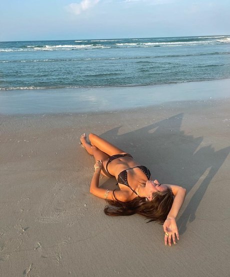 Ava Rose Giannini erotic model pictures