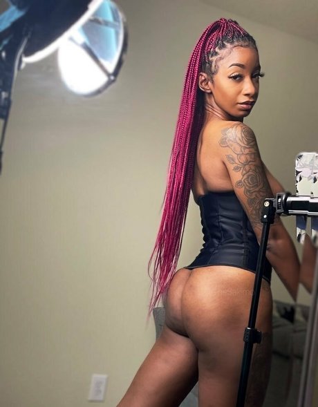 sakifree model porn photos