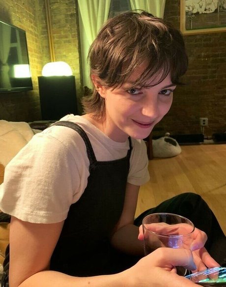 Ella Hunt pornstar beautiful pictures