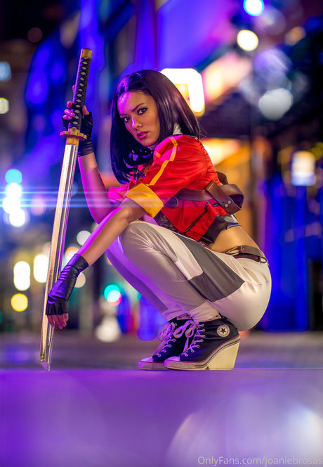 Joanie Brosas naked star pic