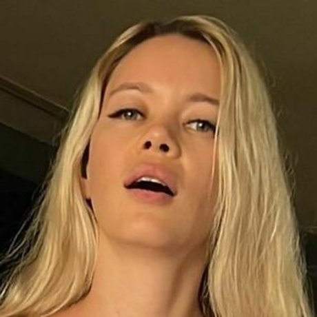 Sofie Mills model hot galleries