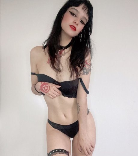 Vamplayla model adult galleries