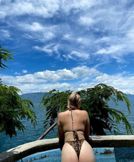 roxicontin porn model pic