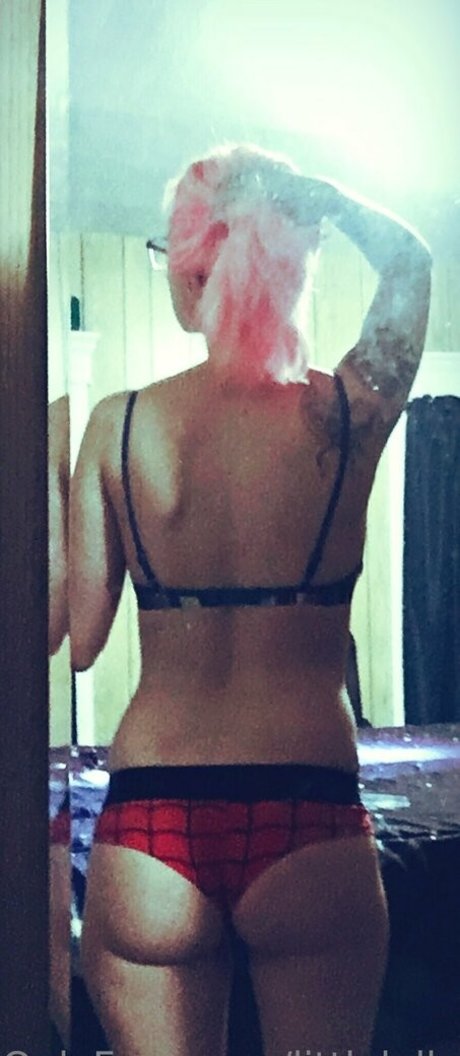 littlelolly89 pornstar hot pics