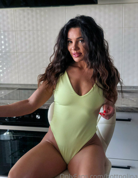 hottpolina perfect star pics