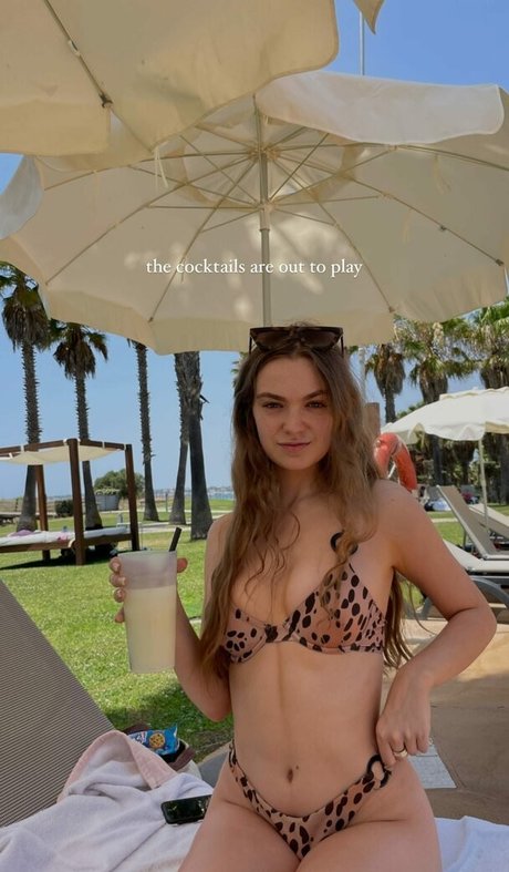 Ellie Bindman star best images