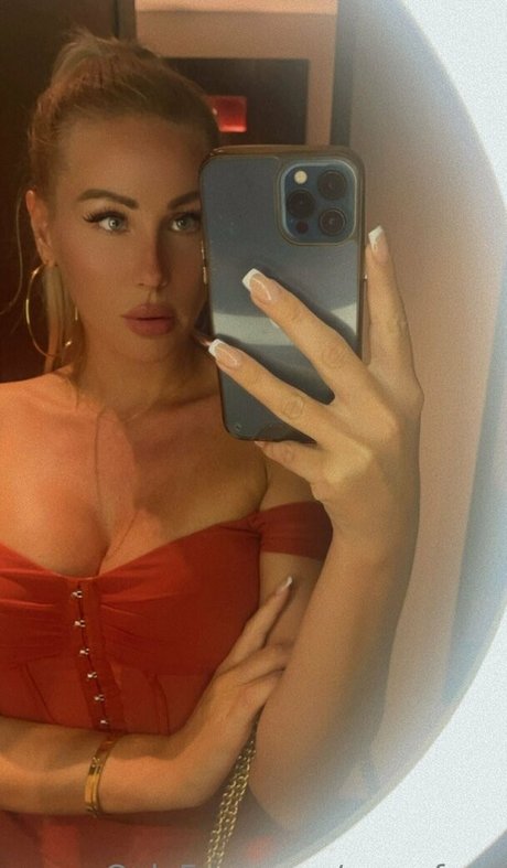 skinny shemale onlyfans nude img