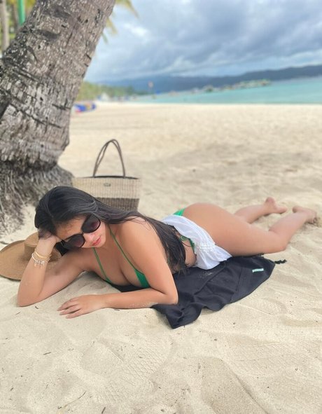 Hey Powpai adult model photo